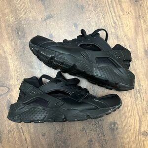 Nike Air Huarache size 4Y! Pre owned without box. “Beaters”